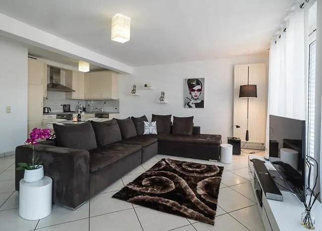 Luxury Penthouse Apartment With 3 Balconies -2 Bedrooms -Petrus View & Parking Luxembourg