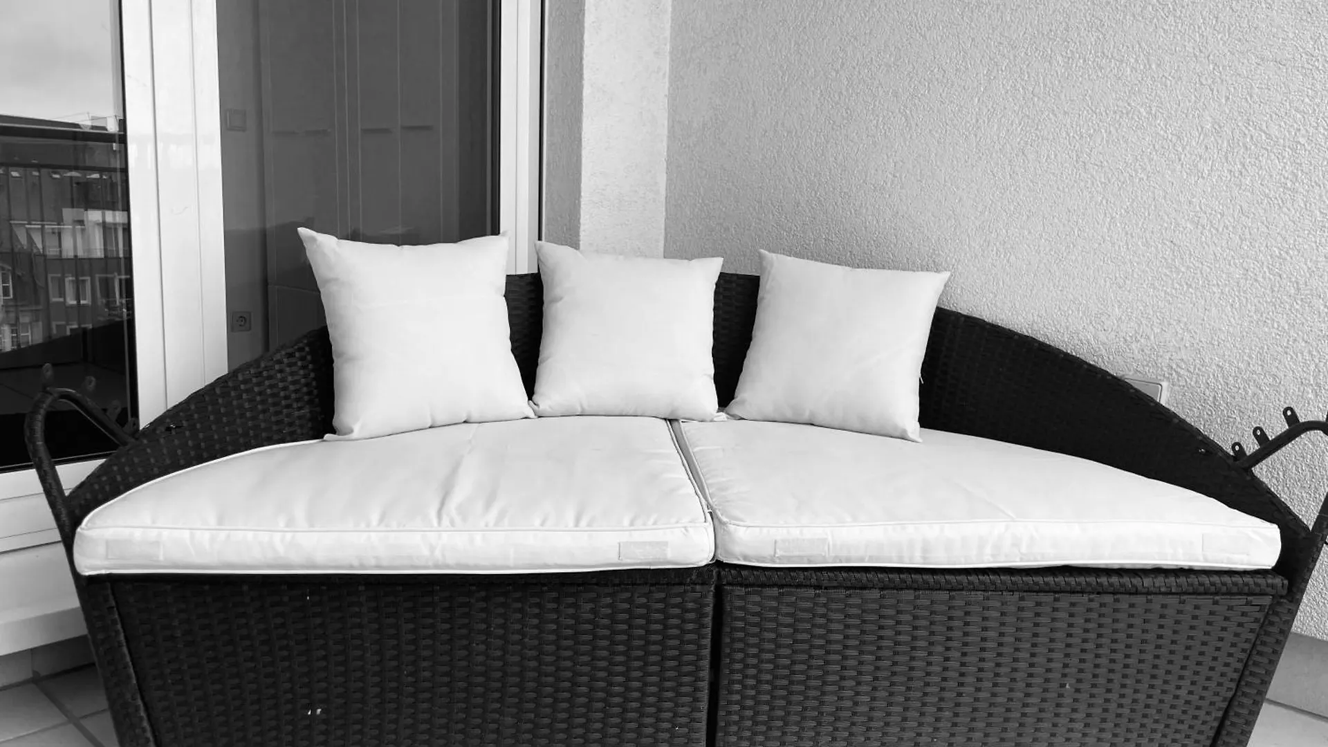 Luxury Penthouse Apartment With 3 Balconies -2 Bedrooms -Petrus View & Parking Luxembourg