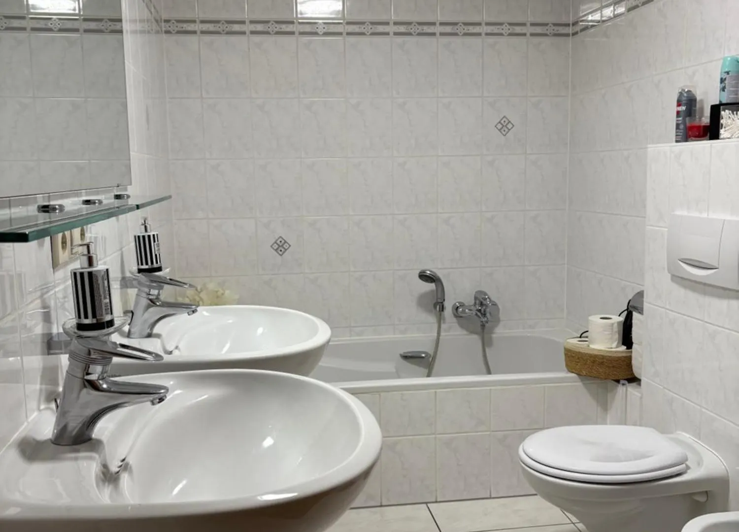 Luxury Penthouse Apartment With 3 Balconies -2 Bedrooms -Petrus View & Parking Luxembourg 0*,  Luxembourg